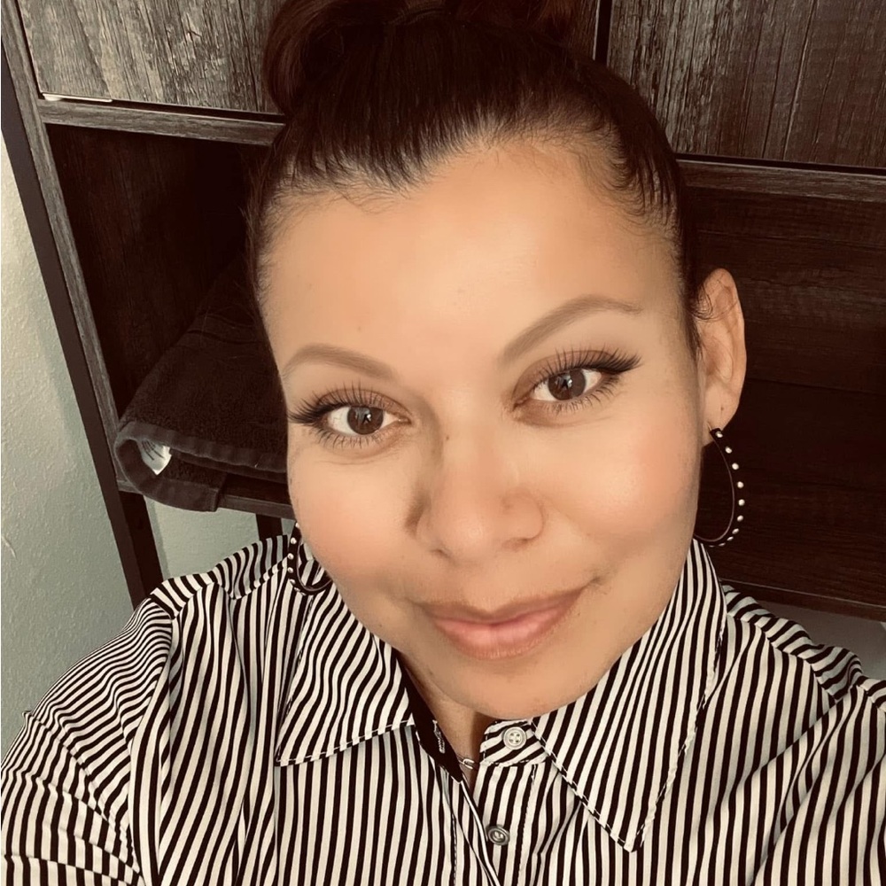 Meet your Posher, Leticia